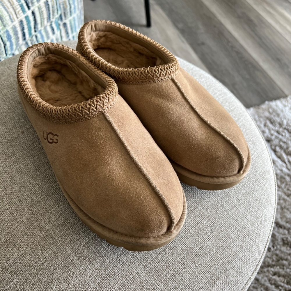 Ugg - image 2